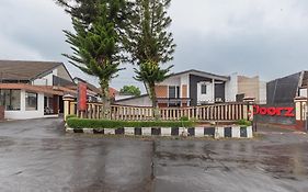 Reddoorz Near Taman Kota Lapang Merdeka Sukabumi